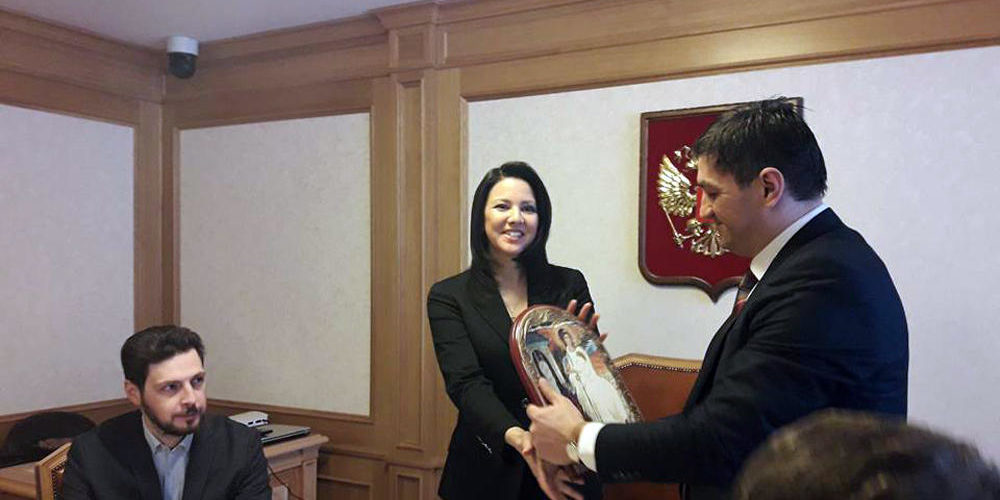 beli-andjeo-poklon-za-ingu